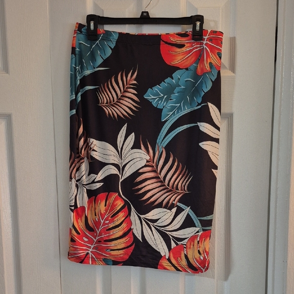 Tropical Print Skirt with Leaf Design - Picture 1 of 7